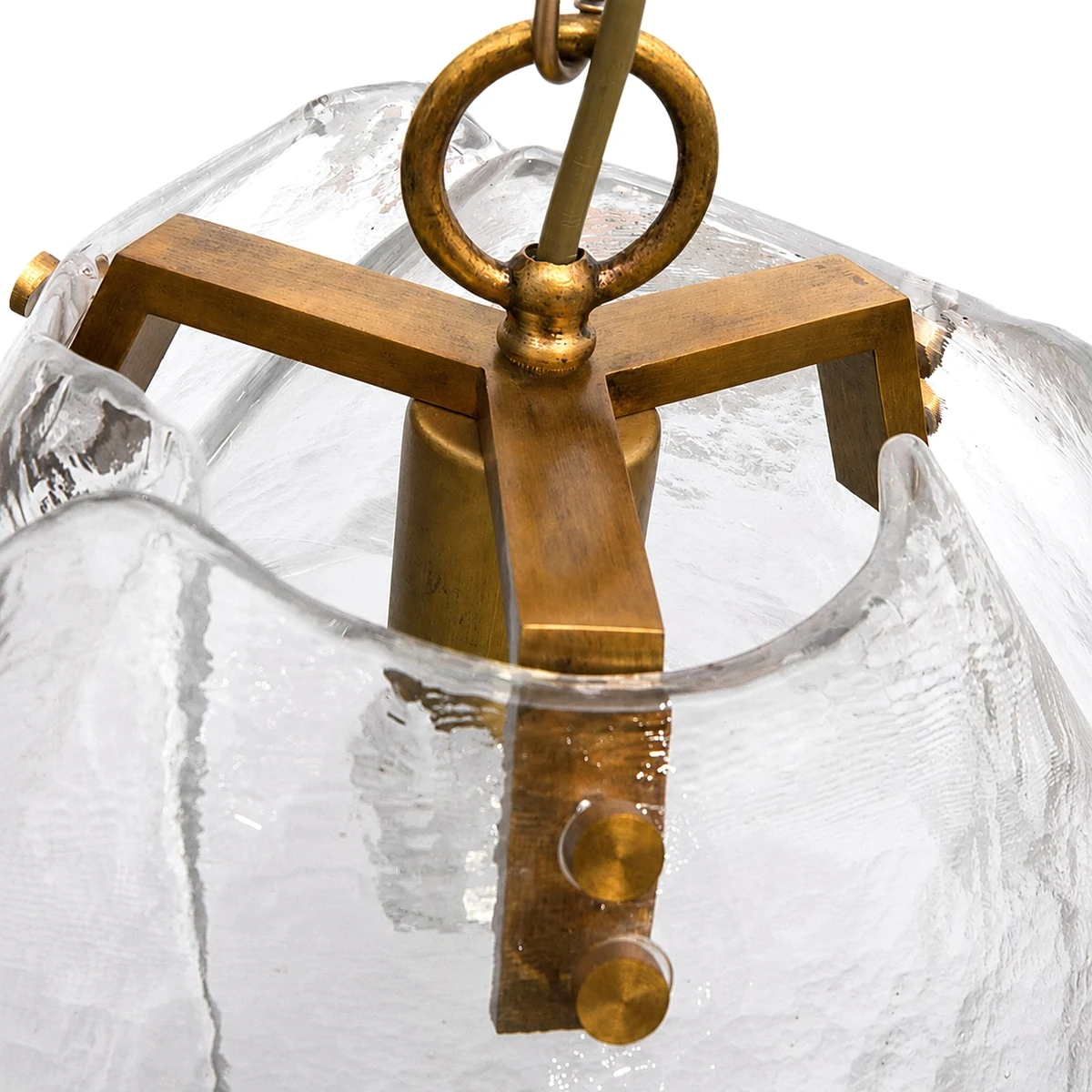Details aus Messing und gehämmertem Glas