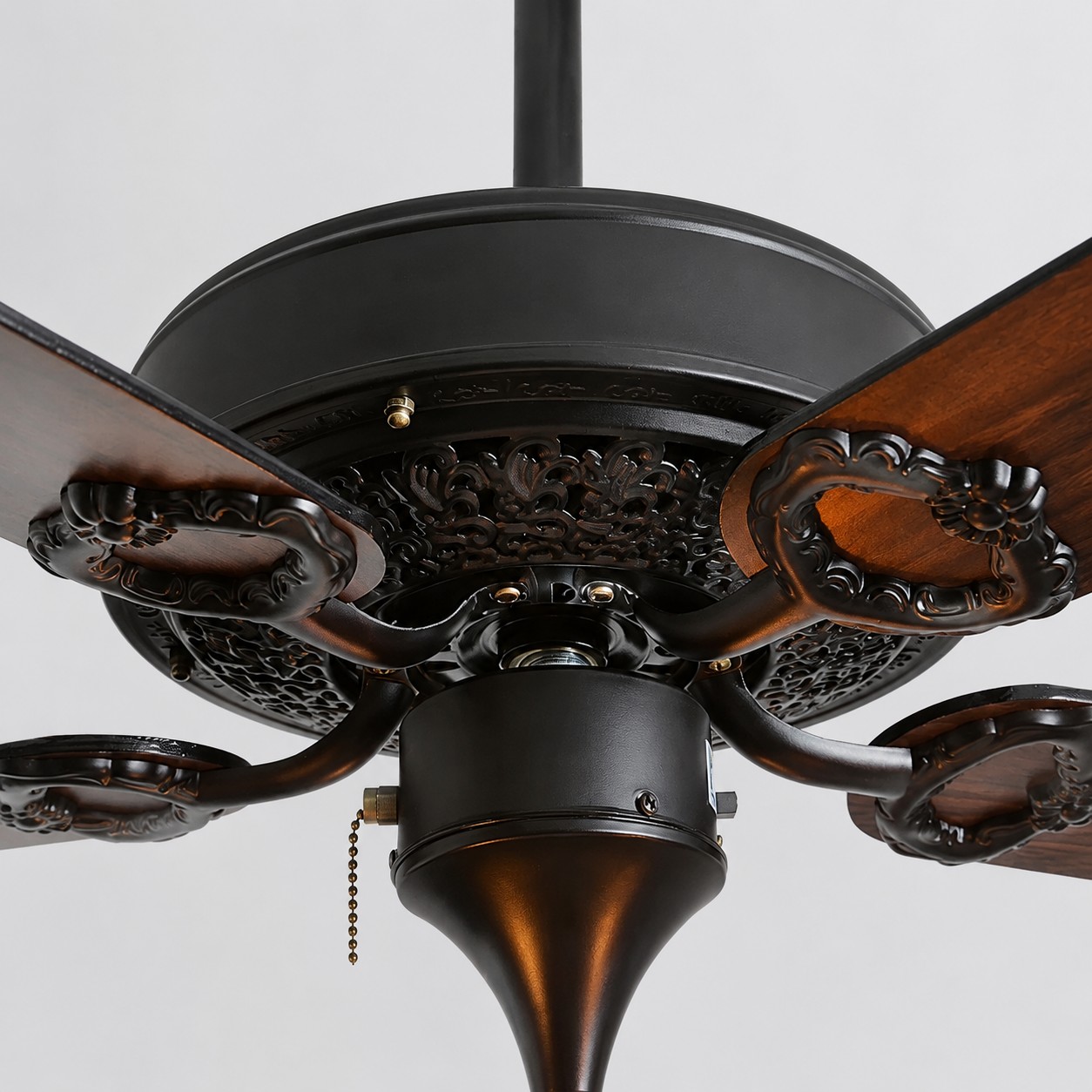 Dettagli del materiale del ventilatore a soffitto in legno Konoha e foglia di banana