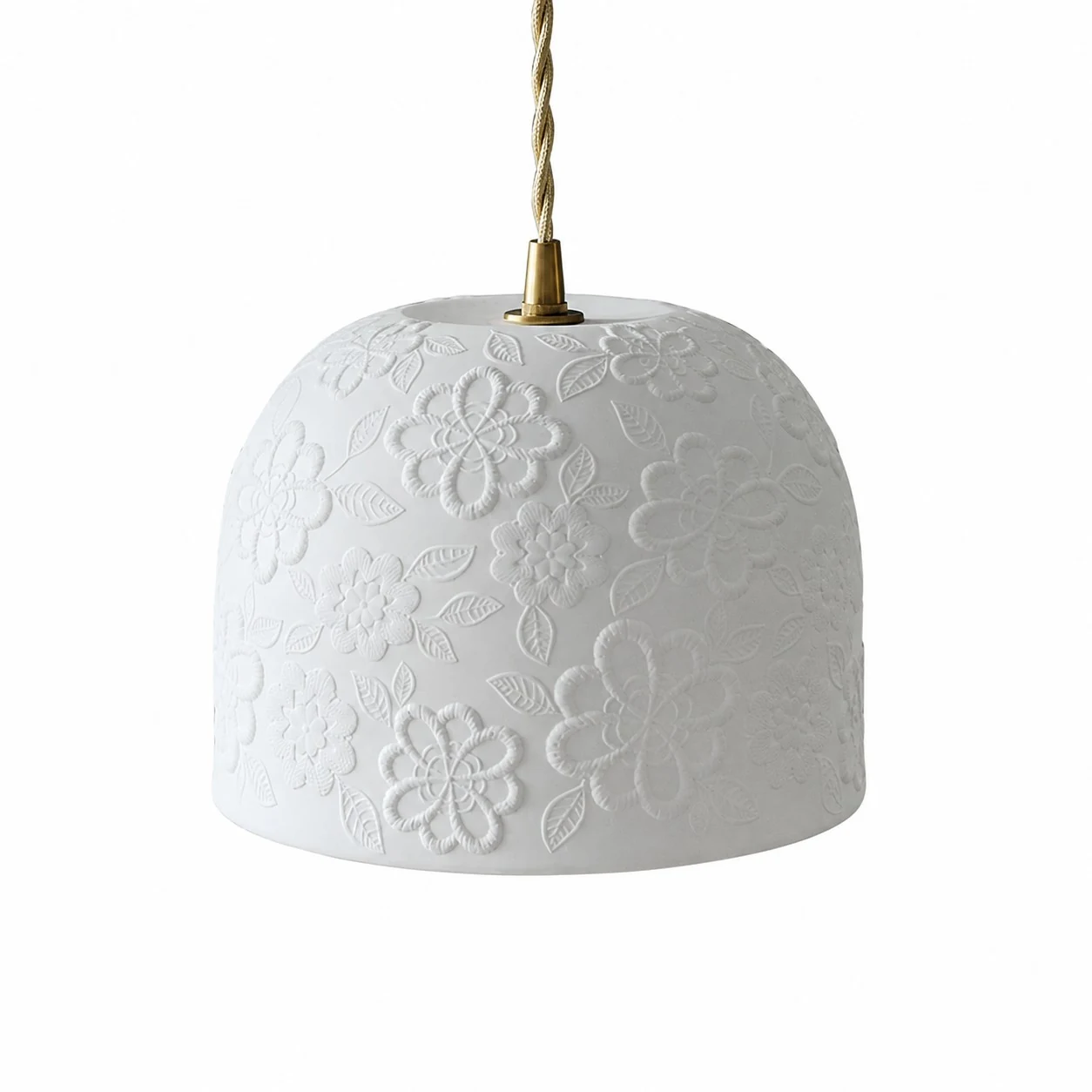 Lampada a sospensione a forma di ciotola con motivo floreale in ceramica bianca e ottone.